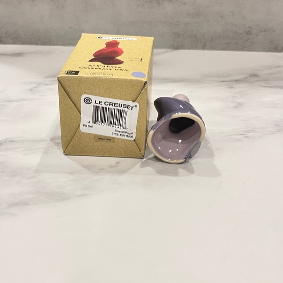 Le Creuset Pie Bird Funnel - Picture 5 of 6